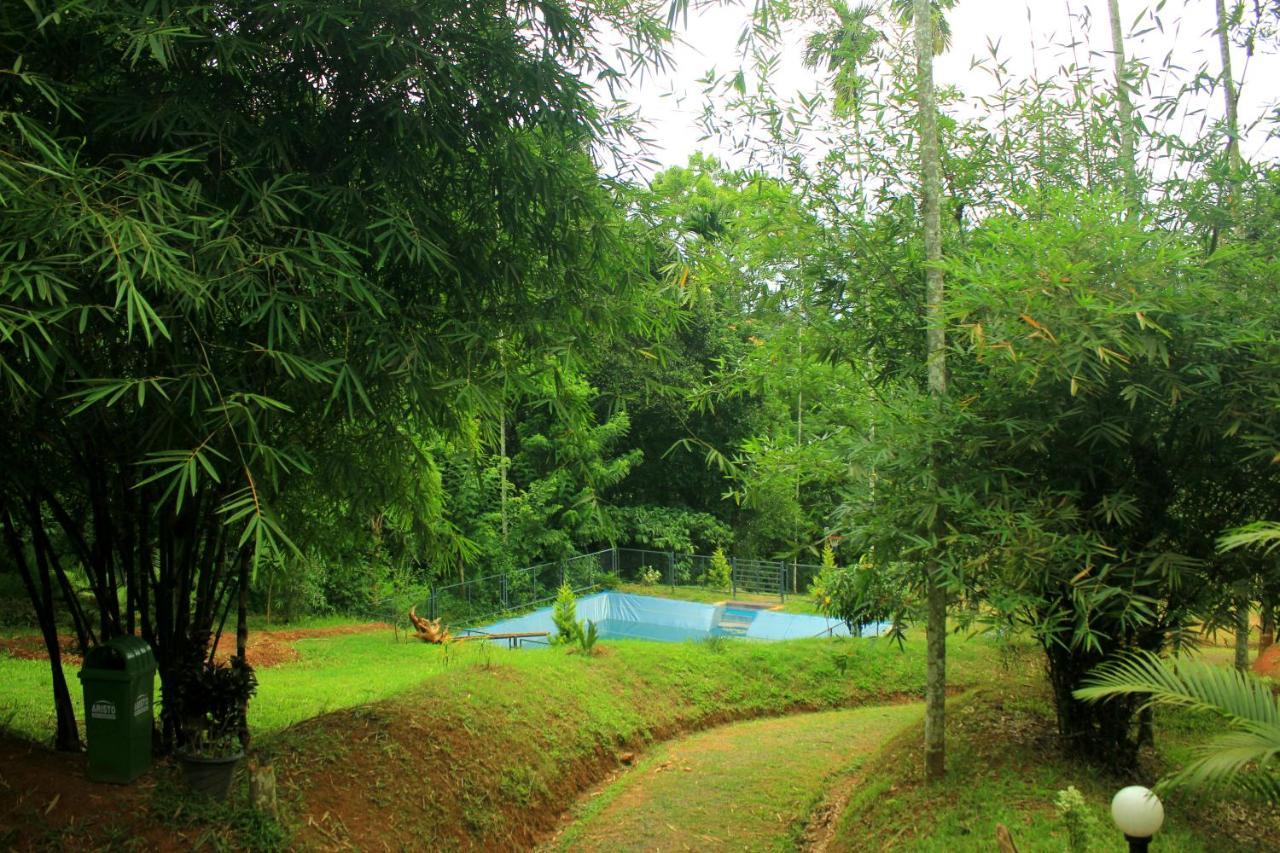 Vintage Garden Resort Sultan Bathery Exterior foto